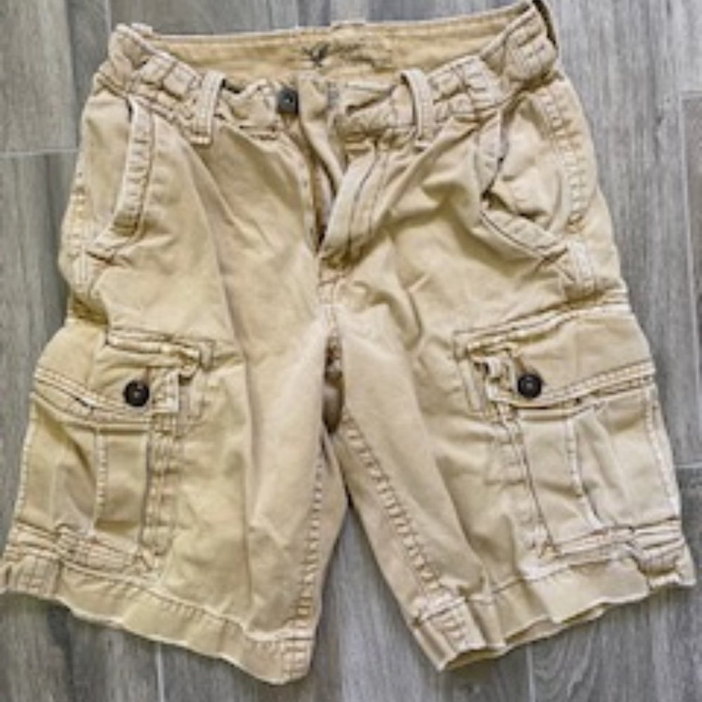 American Eagle Teen waist 26 khaki cargo shorts